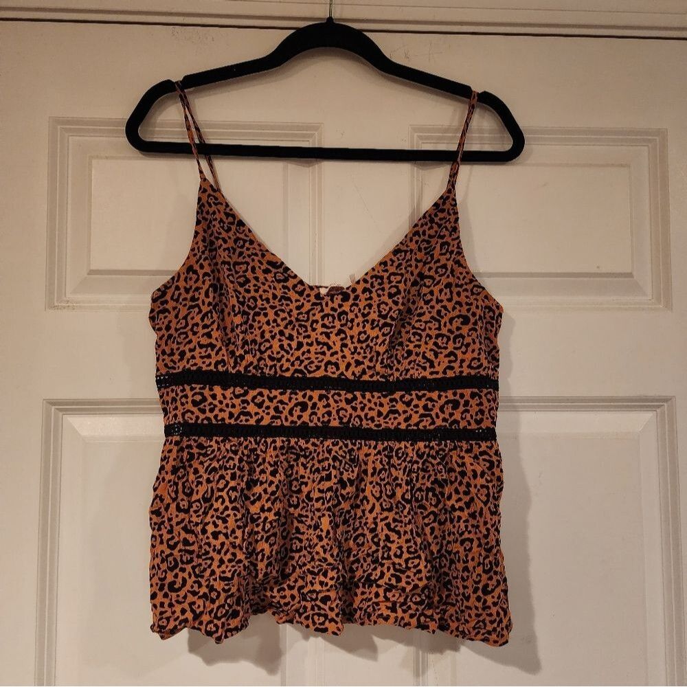Mi Ami cheetah print slightly cropped peplum tank